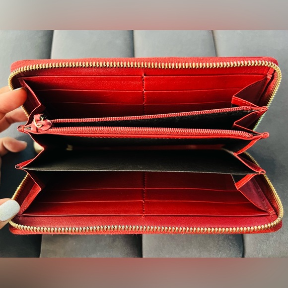 Gucci zippy wallet; color red; in a great condition - Picture 5 of 7